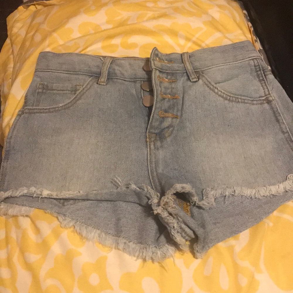 Bullhead high waisted shorts